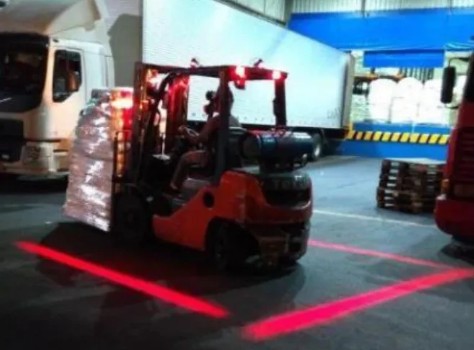 (*I*) FARO LINEAL LUZ ROJA DE SEGURIDAD | 10-80V AUTOELEVADOR